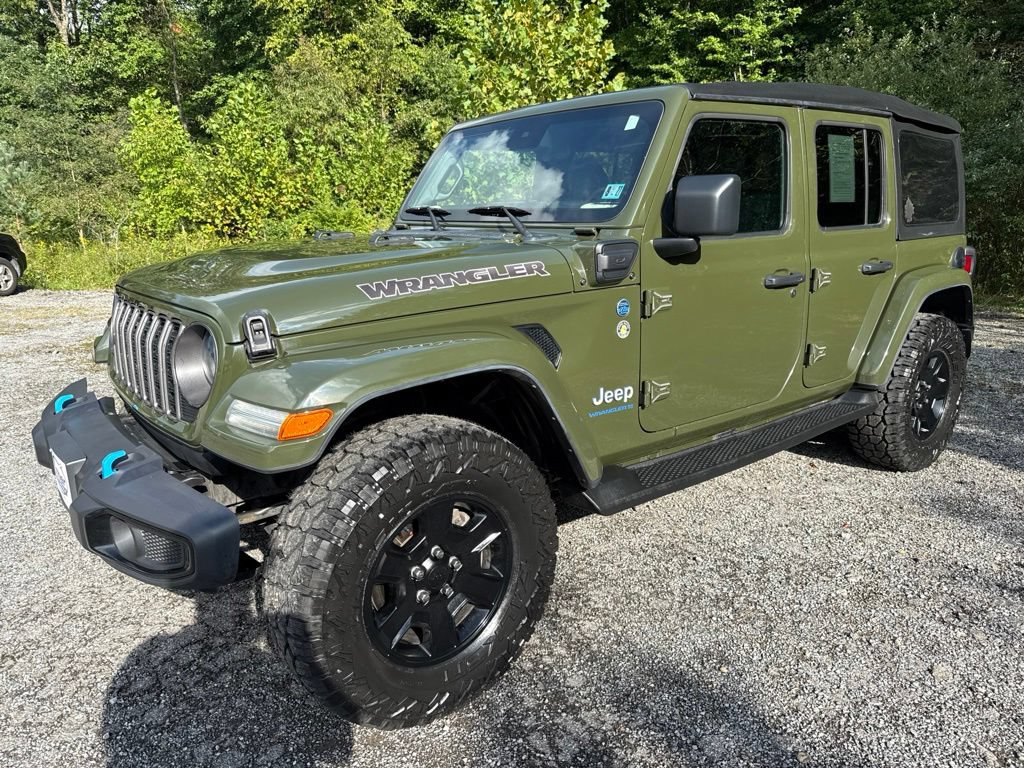Used 2024 Jeep Wrangler Unlimited w/ Convenience Group AWD/4WD image 3