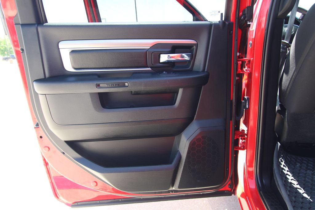 Used 2024 RAM 1500 Warlock AWD/4WD image 32