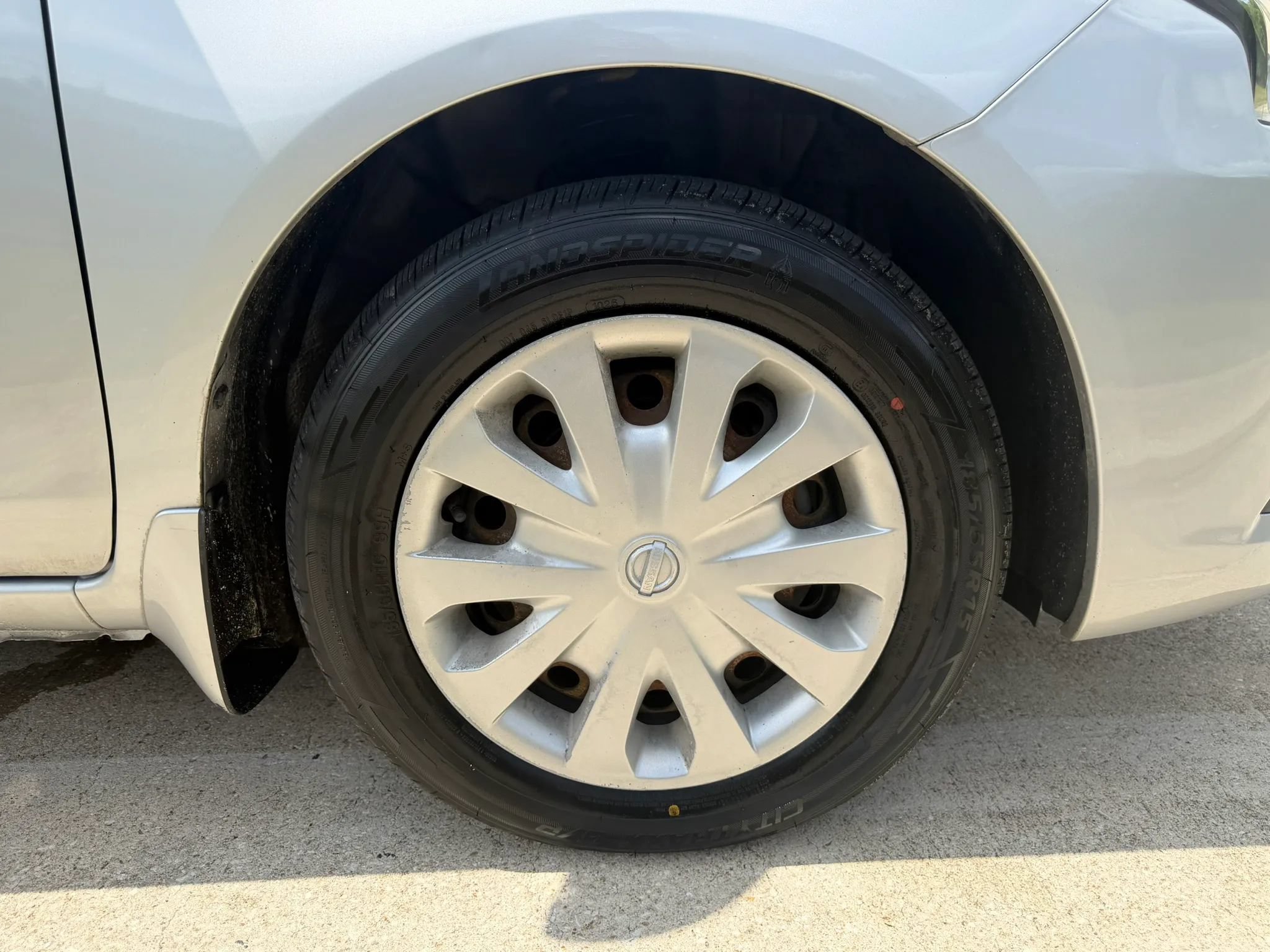 Used 2018 Nissan Versa SV FWD image 35