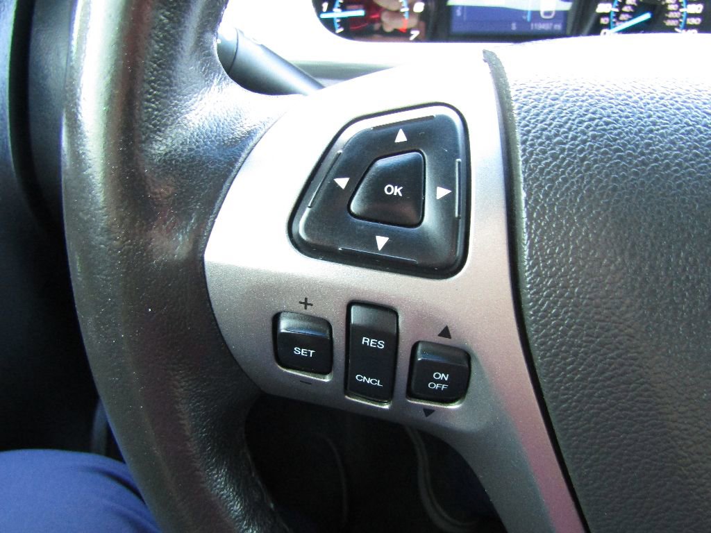 Used 2015 Ford Taurus SEL image 17