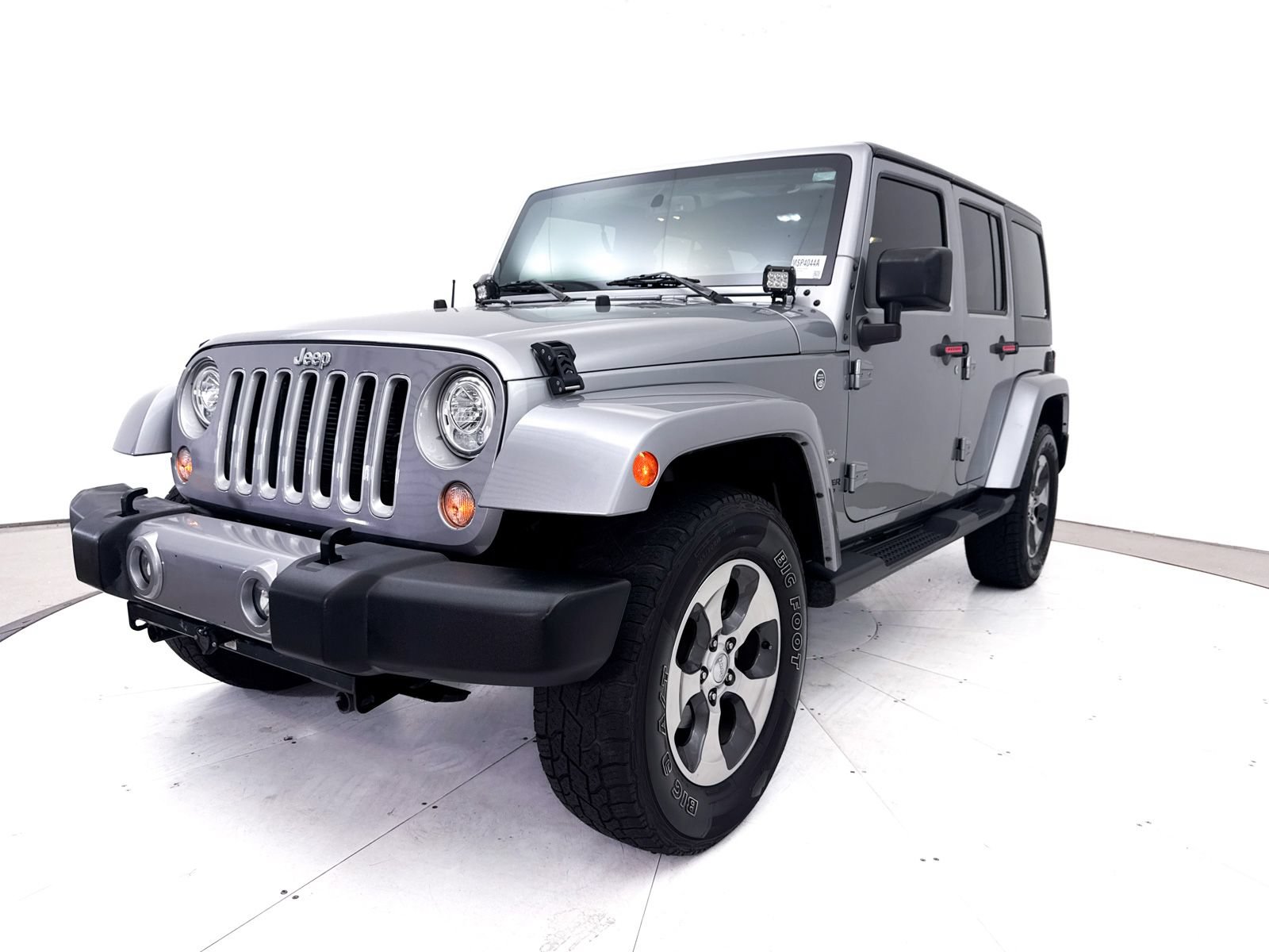 Used 2017 Jeep Wrangler Unlimited Sahara w/ Max Tow Package AWD/4WD image 11