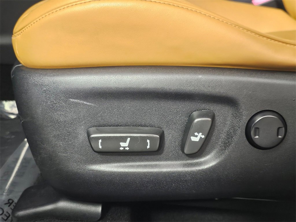 Used 2011 Lexus CT 200h image 25