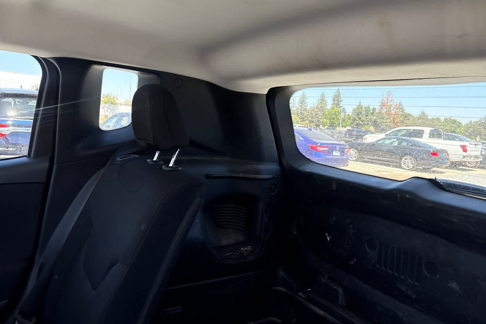 Used 2017 Jeep Renegade Latitude FWD image 17