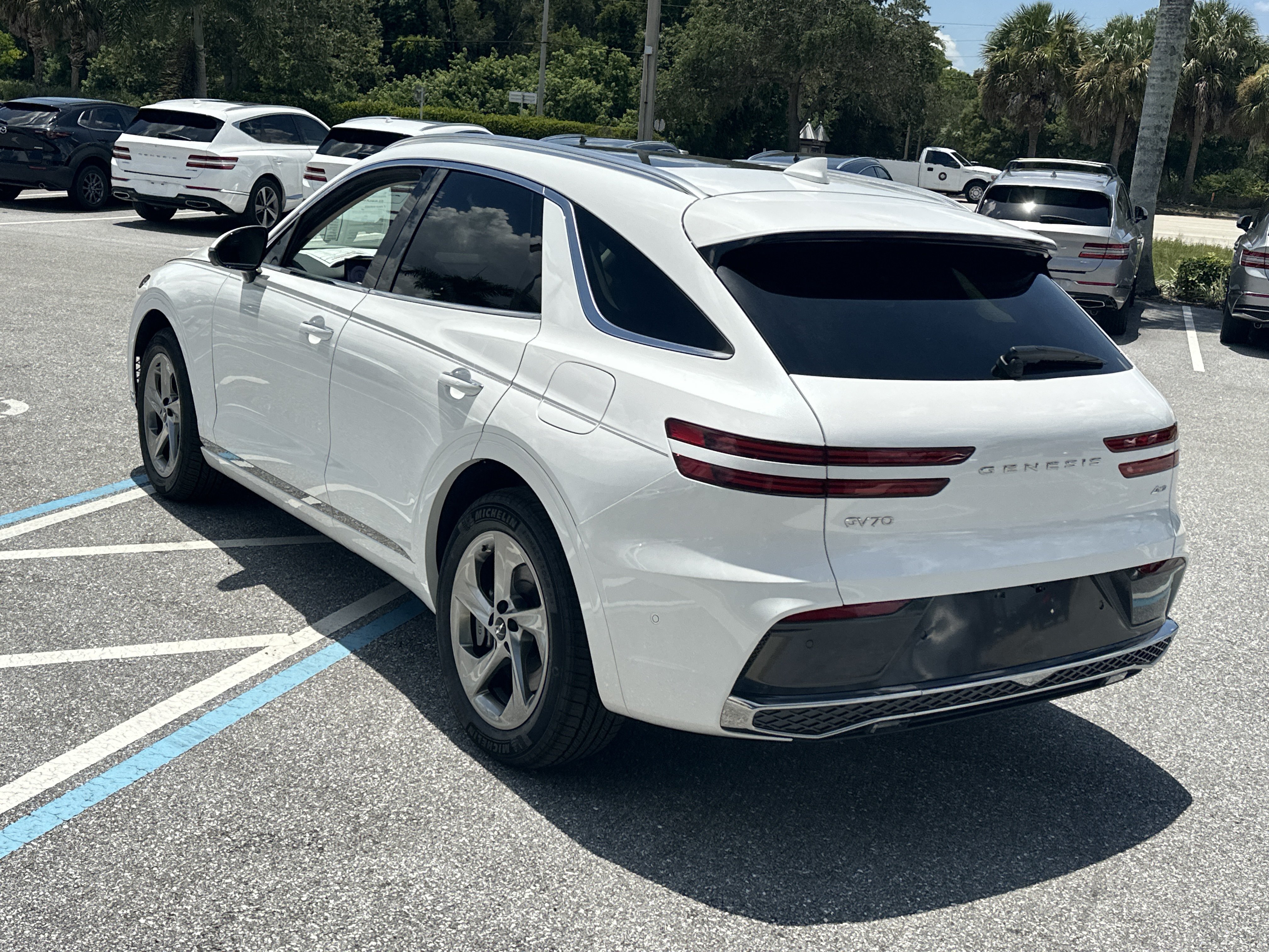 Certified 2026 Genesis GV70 2.5T Advanced AWD/4WD image 9