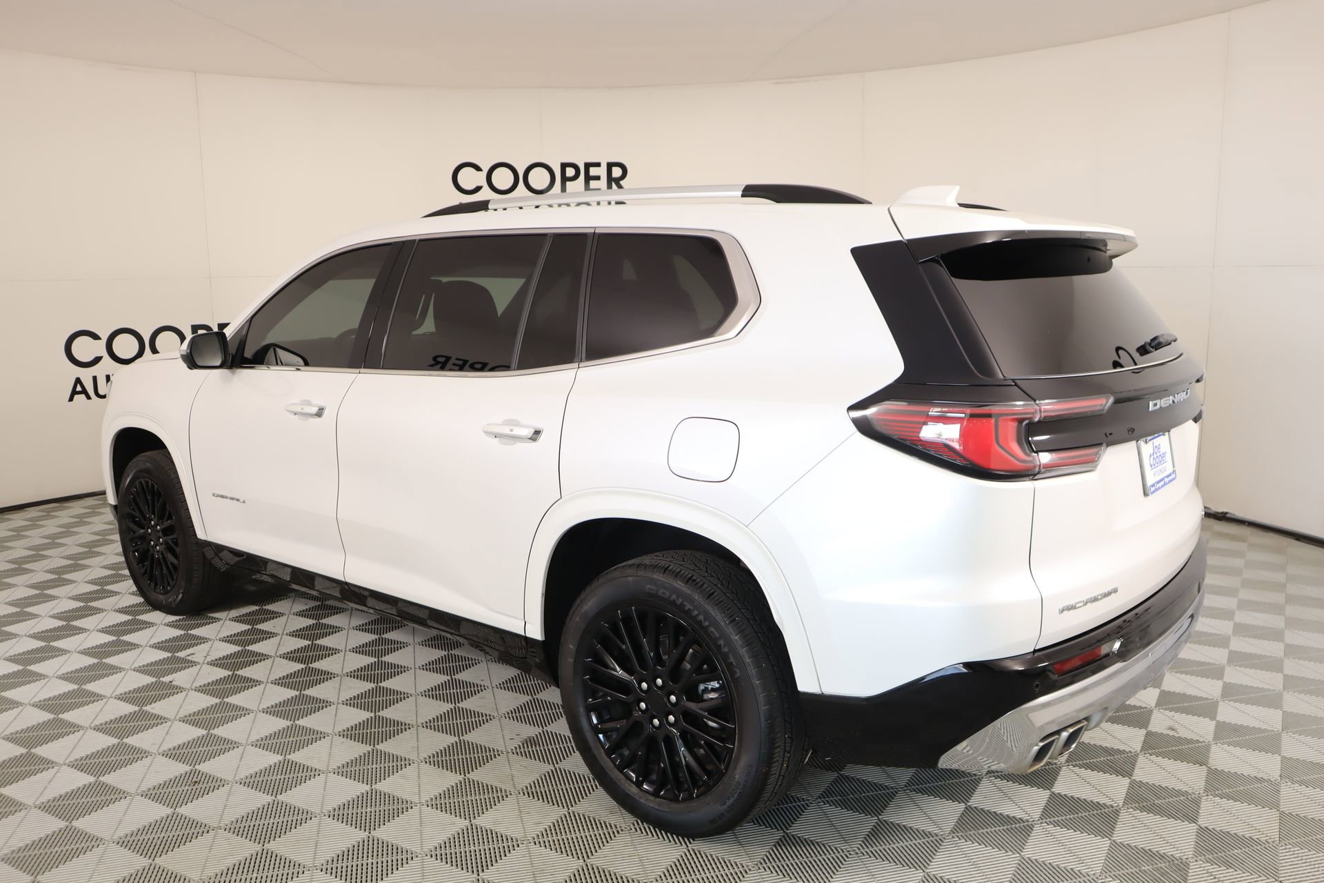 Used 2025 GMC Acadia Denali w/ LPO, Floor Liner Package image 22