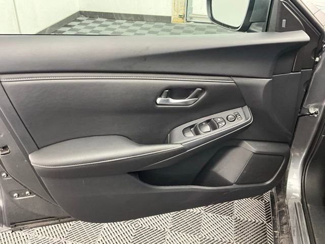 Used 2025 Nissan Sentra SV image 13