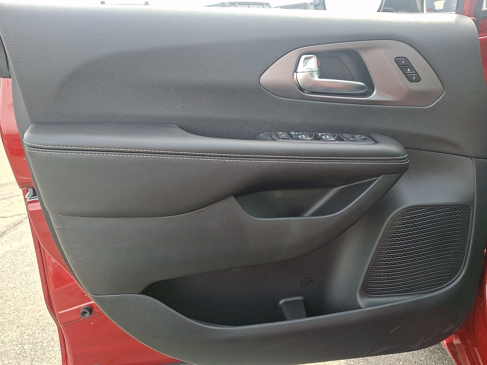 New 2026 Chrysler Pacifica Select FWD image 10
