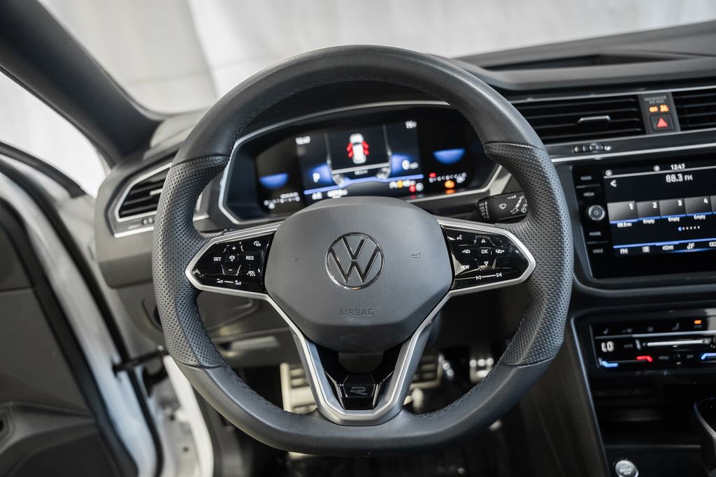 Used 2024 Volkswagen Tiguan SE R-Line FWD image 29