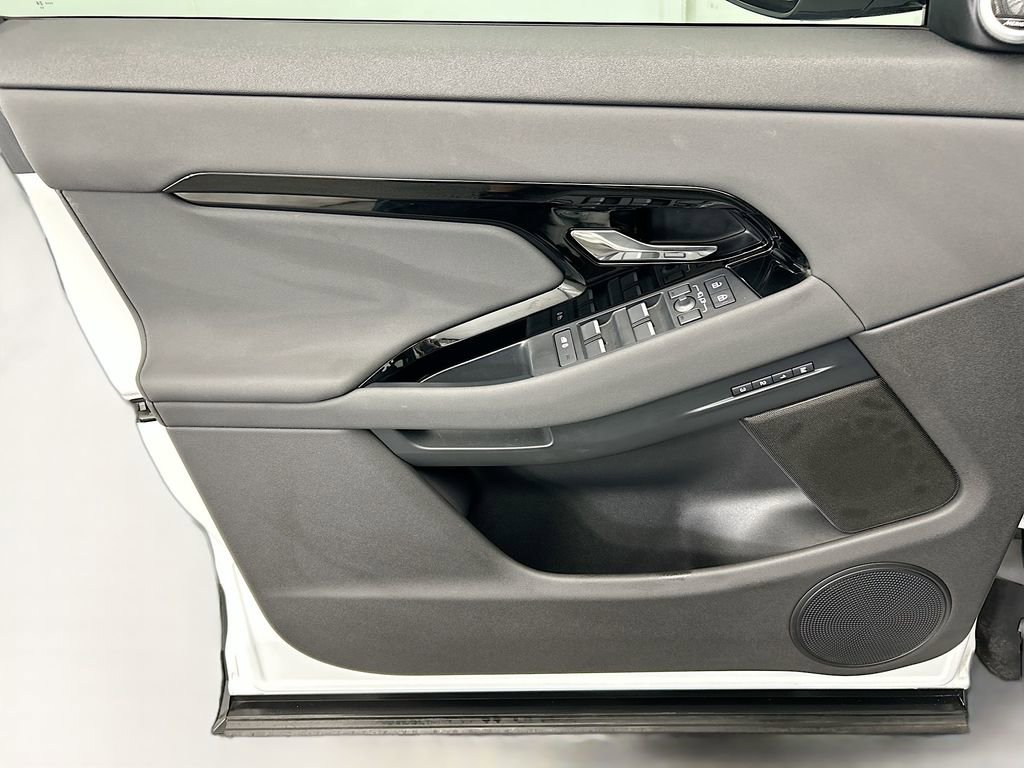 Used 2025 Land Rover Range Rover Evoque S image 23