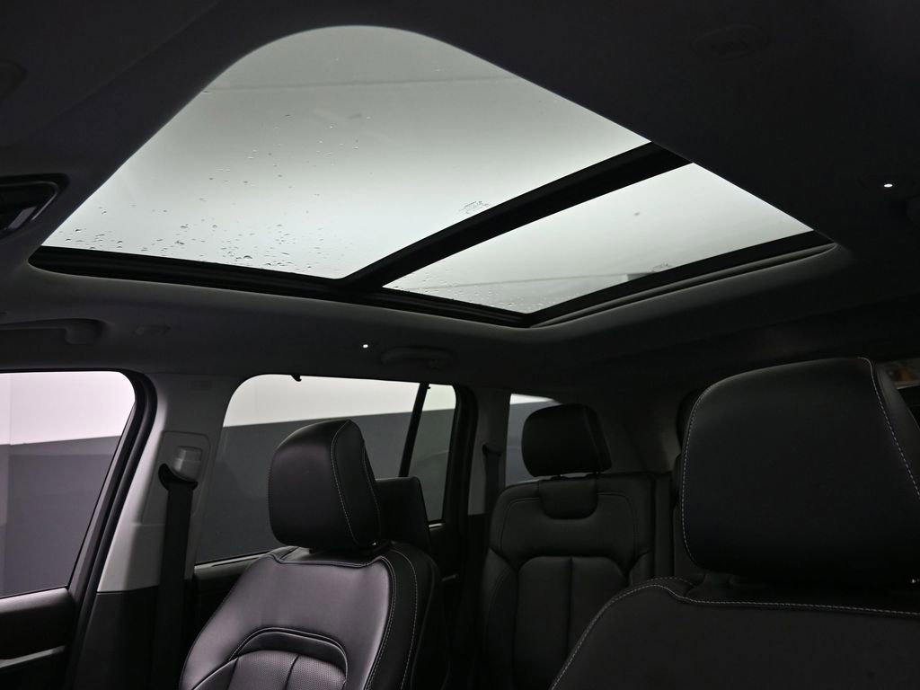 Used 2023 Jeep Grand Cherokee 4WD 4xe w/ Luxury Tech Group II image 18
