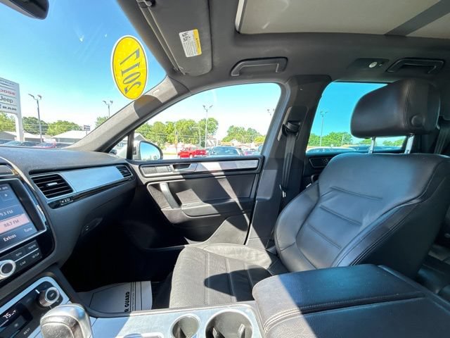 Used 2017 Volkswagen Touareg Wolfsburg Edition AWD/4WD image 47