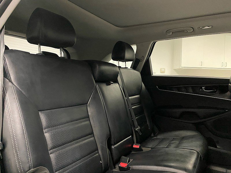 Used 2019 Kia Sorento EX image 21
