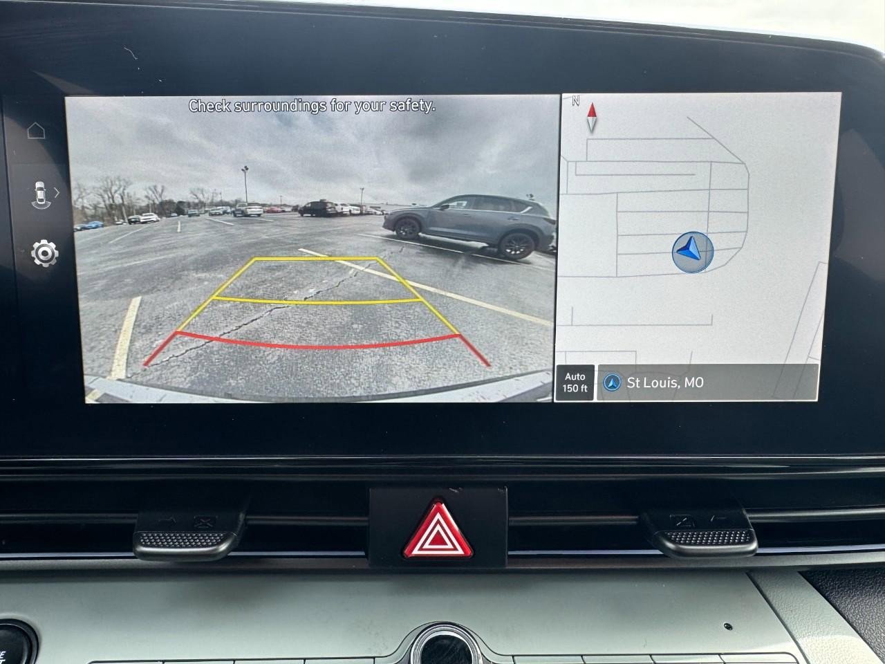 Used 2025 Hyundai Elantra Limited image 25