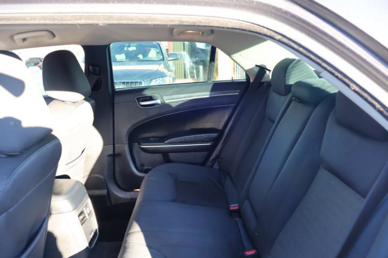 Used 2022 Chrysler 300 Touring w/ Sport Appearance Package RWD image 21