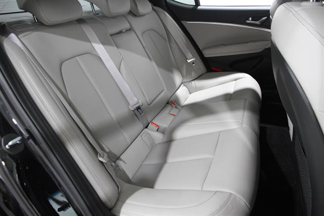 Certified 2023 Genesis G70 2.0T image 17