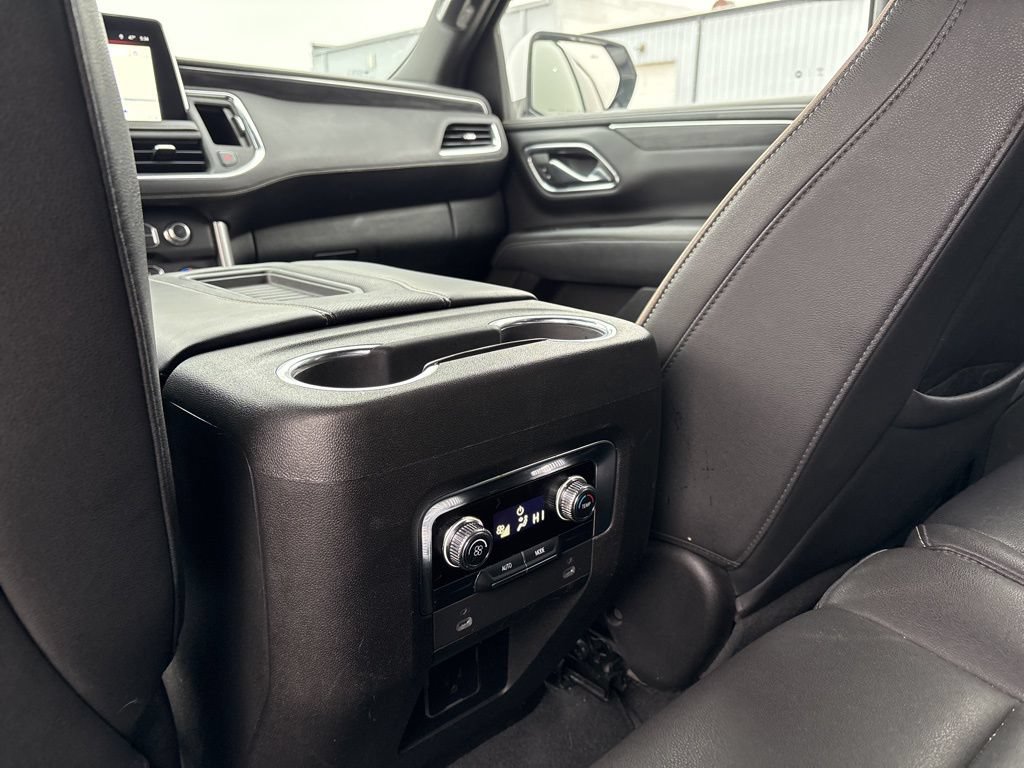 Used 2023 GMC Yukon SLT AWD/4WD image 19