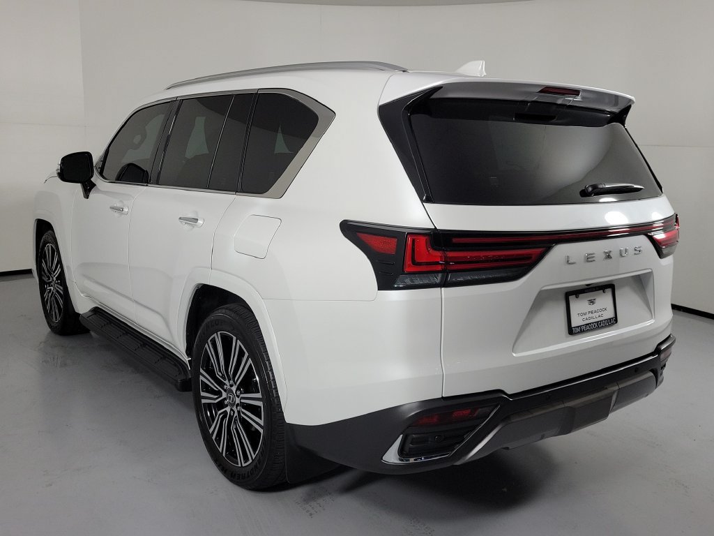 Used 2025 Lexus LX 600 4WD w/ Accessory Package (Z1) image 4