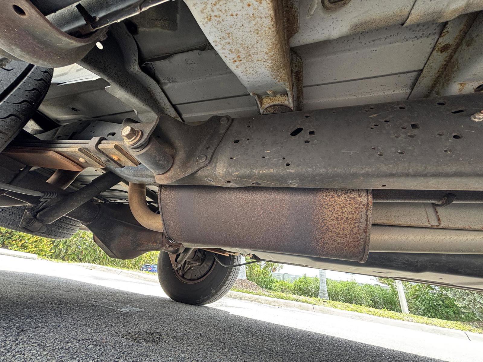 Used 2010 Ford E-350 and Econoline 350 XL image 28