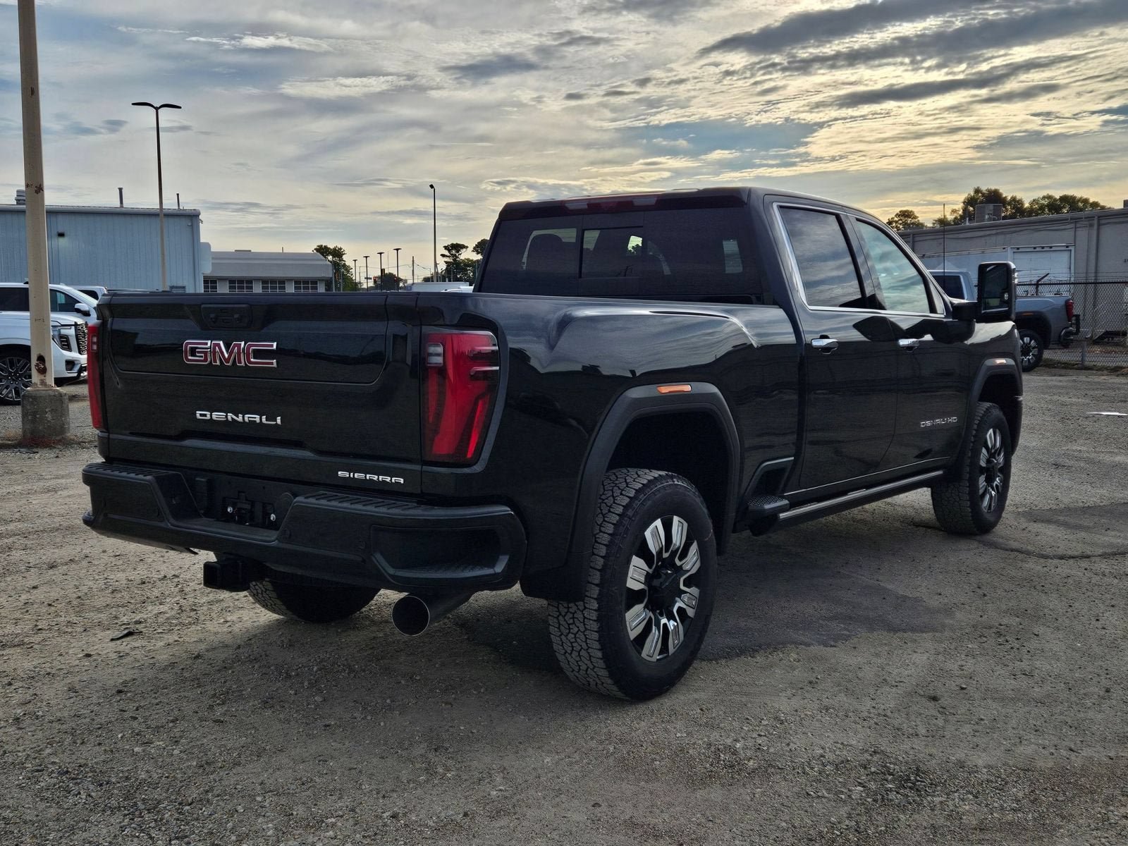 New 2026 GMC Sierra 2500 Denali w/ Denali Reserve Package AWD/4WD image 7
