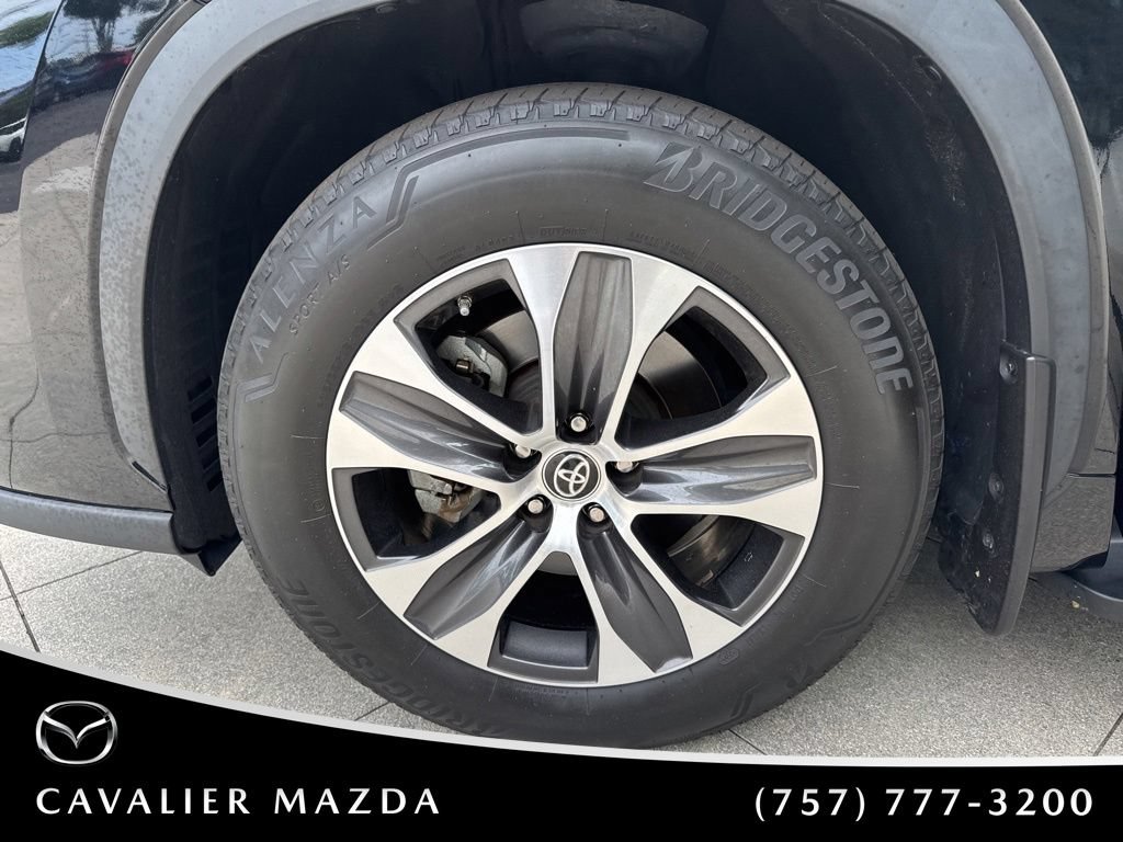 Used 2023 Toyota Highlander XLE AWD/4WD image 24