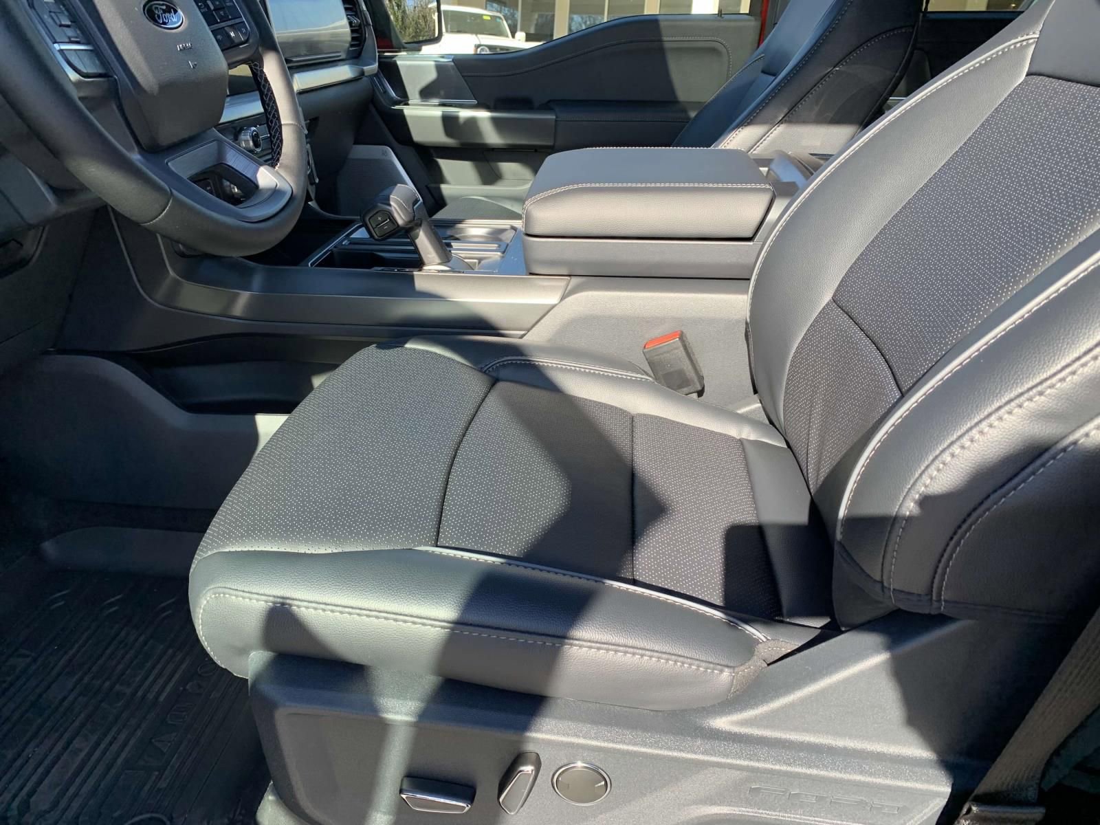 New 2025 Ford F150 Lariat w/ Equipment Group 502A High image 6