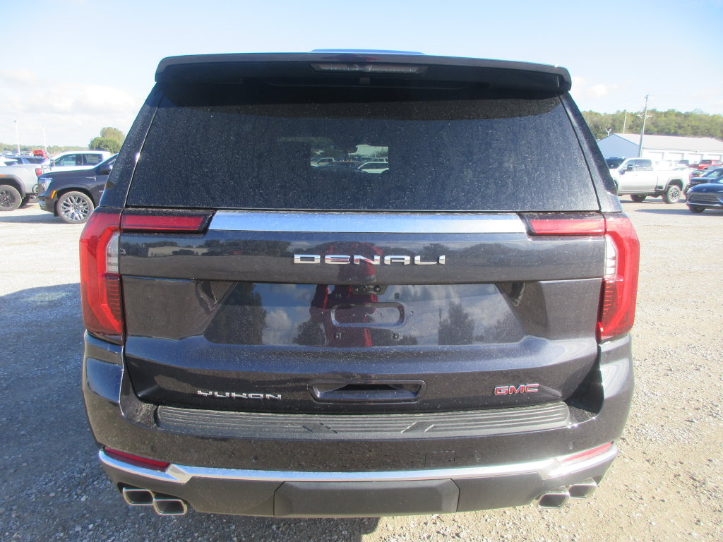 New 2027 GMC Yukon XL Denali w/ Denali Reserve Package AWD/4WD image 5