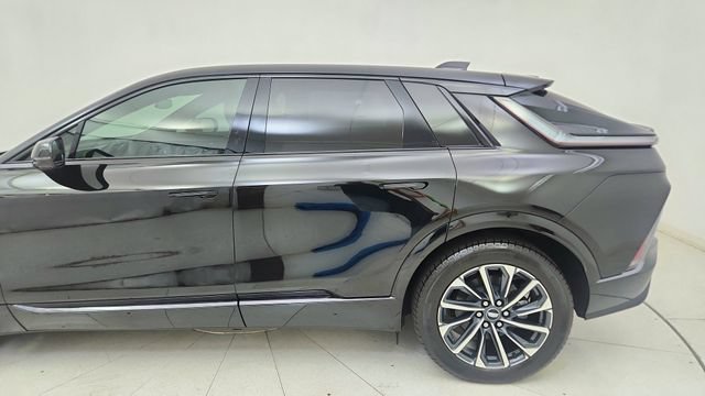 Used 2025 Cadillac Lyriq Sport AWD/4WD image 10