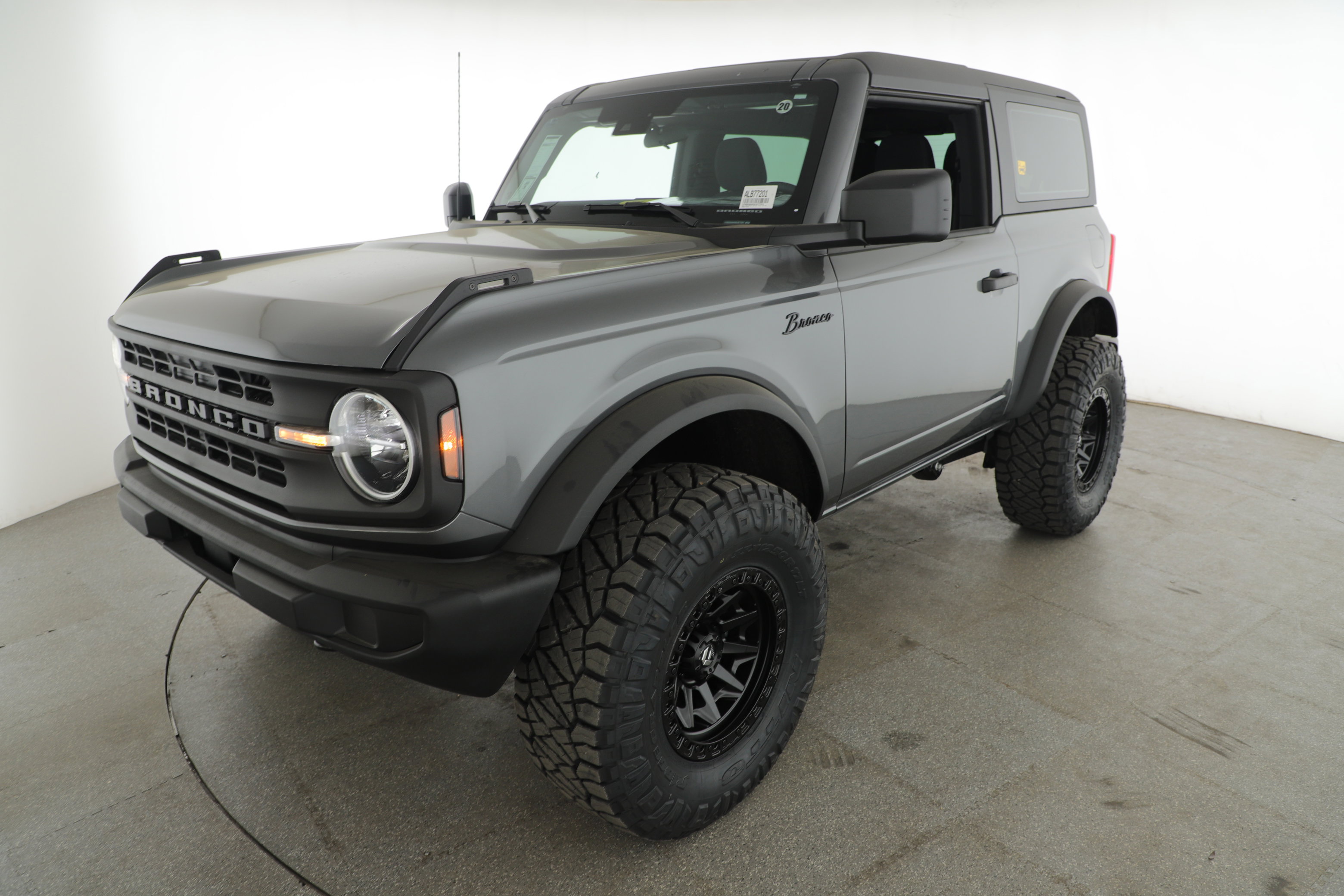 New 2025 Ford Bronco 2-Door image 3