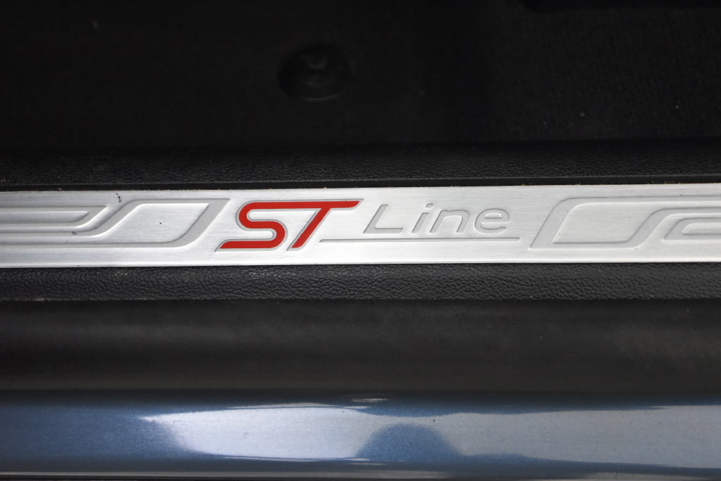 Used 2025 Ford Explorer ST-Line w/ Premium Package AWD/4WD image 25