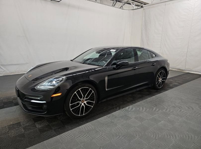 Used 2023 Porsche Panamera 4 Platinum Edition image 2