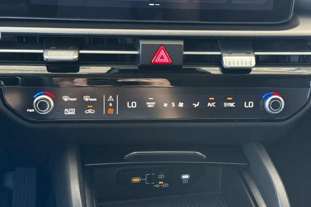New 2027 Kia Sportage LX FWD image 25