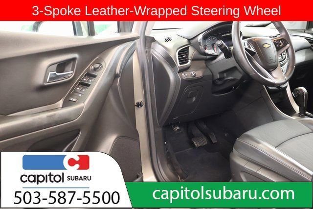 Used 2022 Chevrolet Trax LT w/ LT Convenience Package image 10