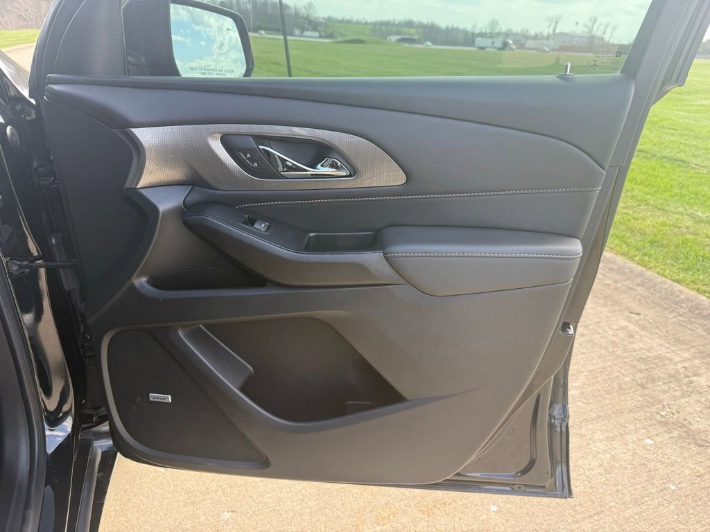 Used 2023 Chevrolet Traverse Premier w/ Redline Edition image 21