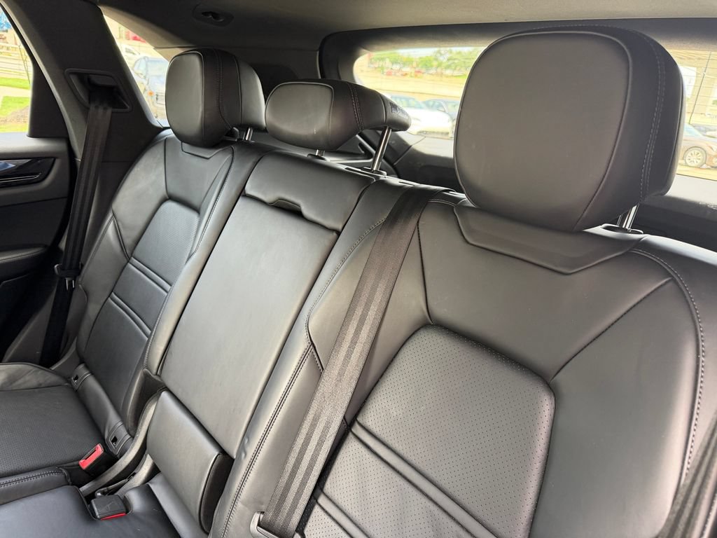 Certified 2023 Porsche Cayenne AWD/4WD image 30
