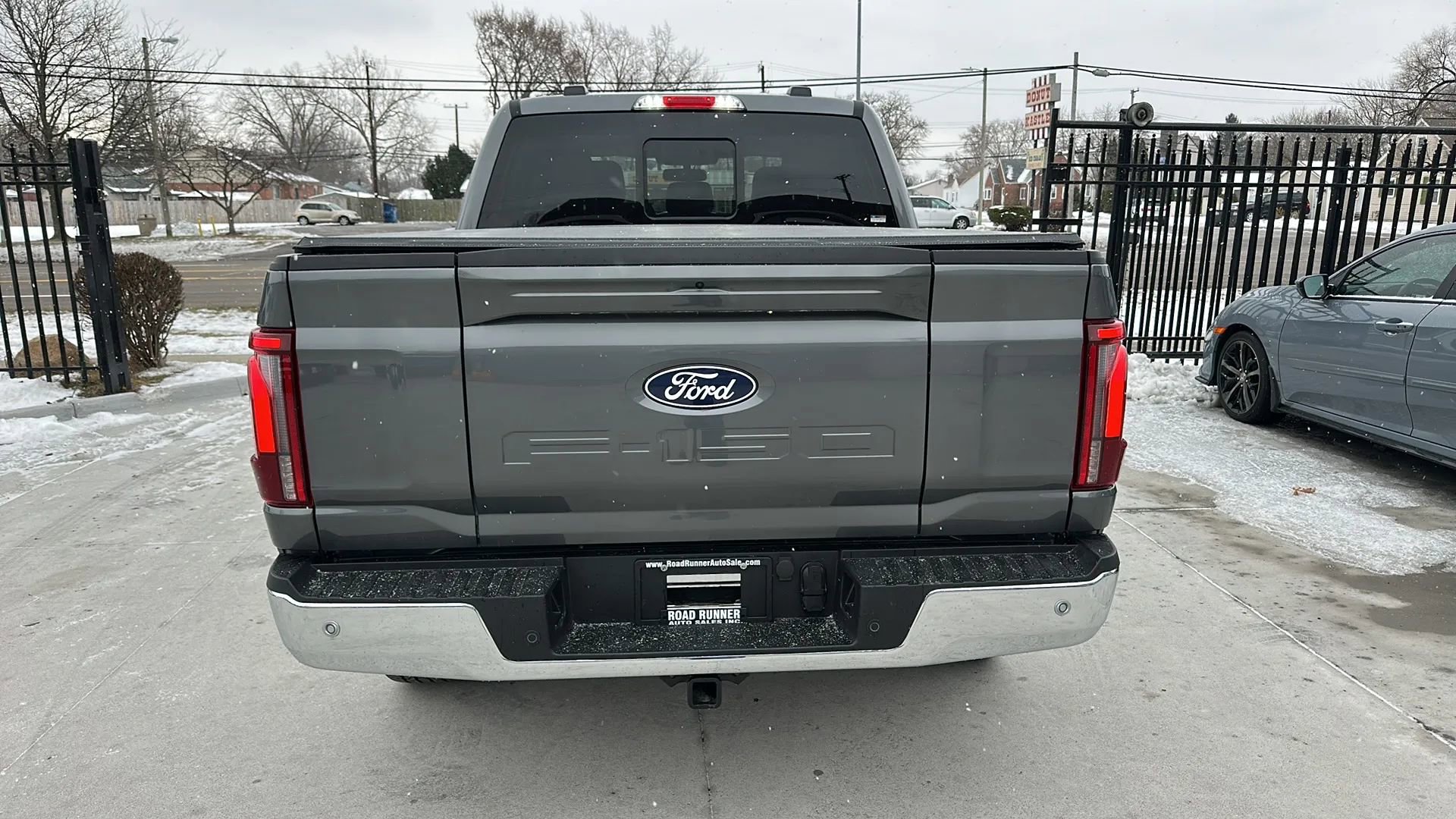 Used 2025 Ford F150 Lariat w/ Equipment Group 501A Mid image 5