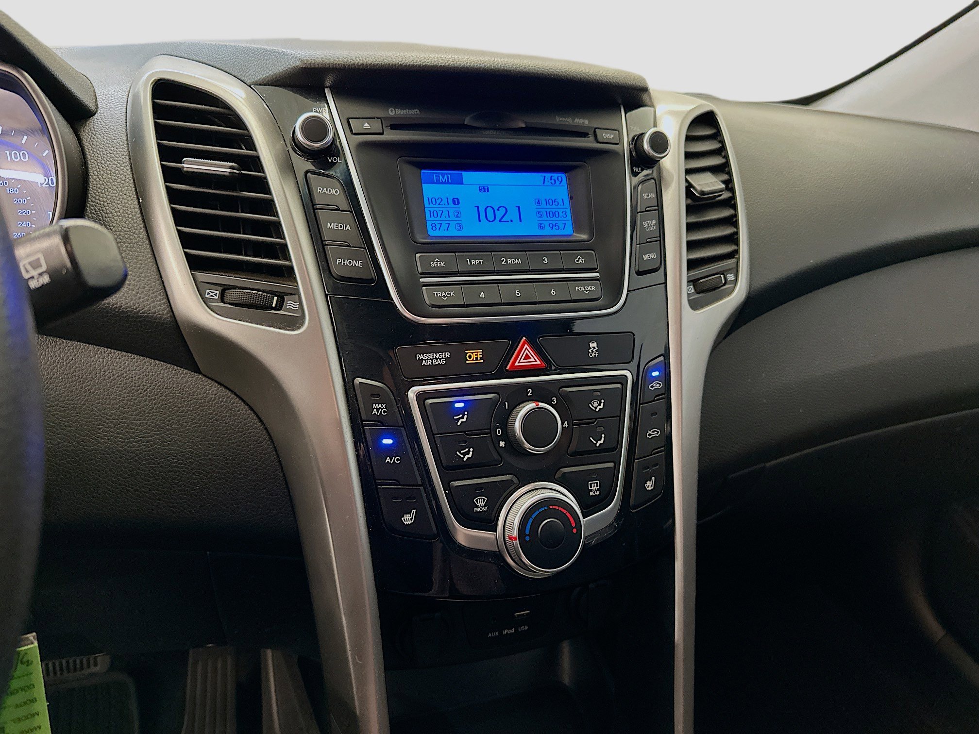 Used 2014 Hyundai Elantra GT image 24