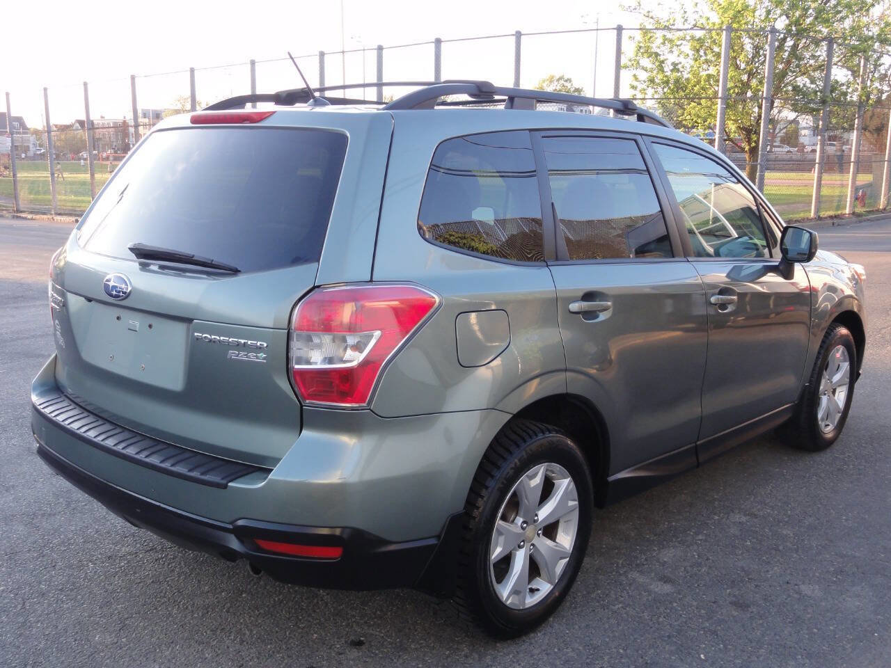 Used 2014 Subaru Forester 2.5i Premium w/ All-Weather Package AWD/4WD image 5