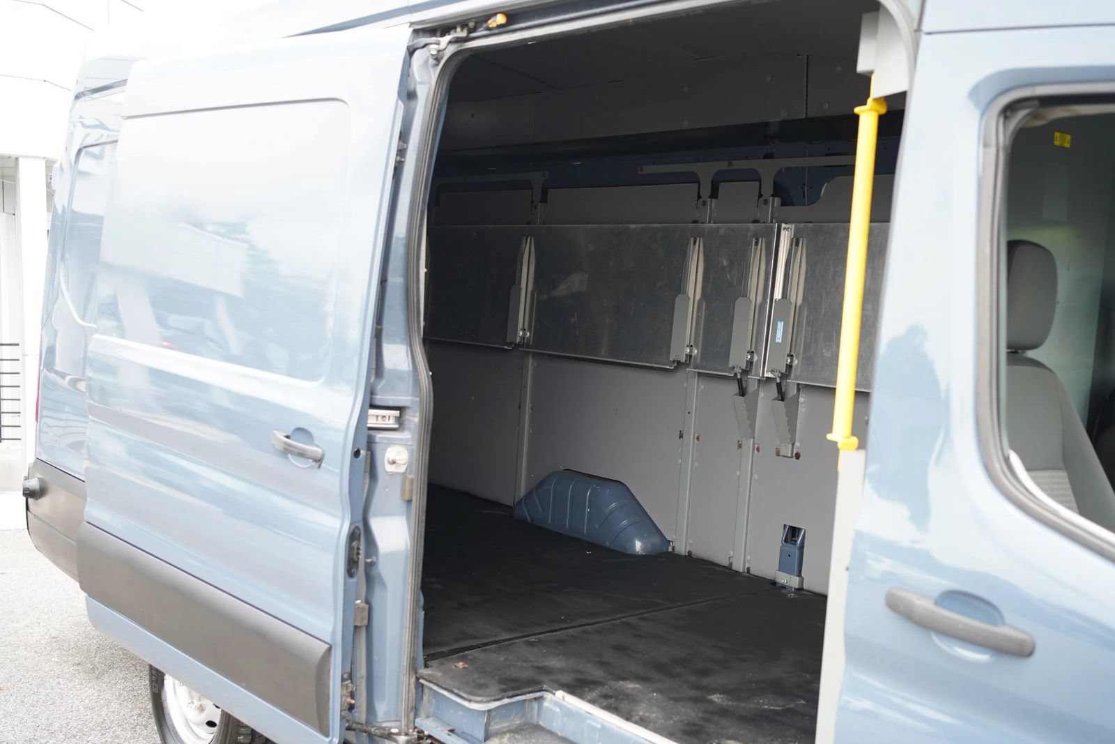 Used 2020 Ford Transit 250 148 High Roof Extended RWD image 15