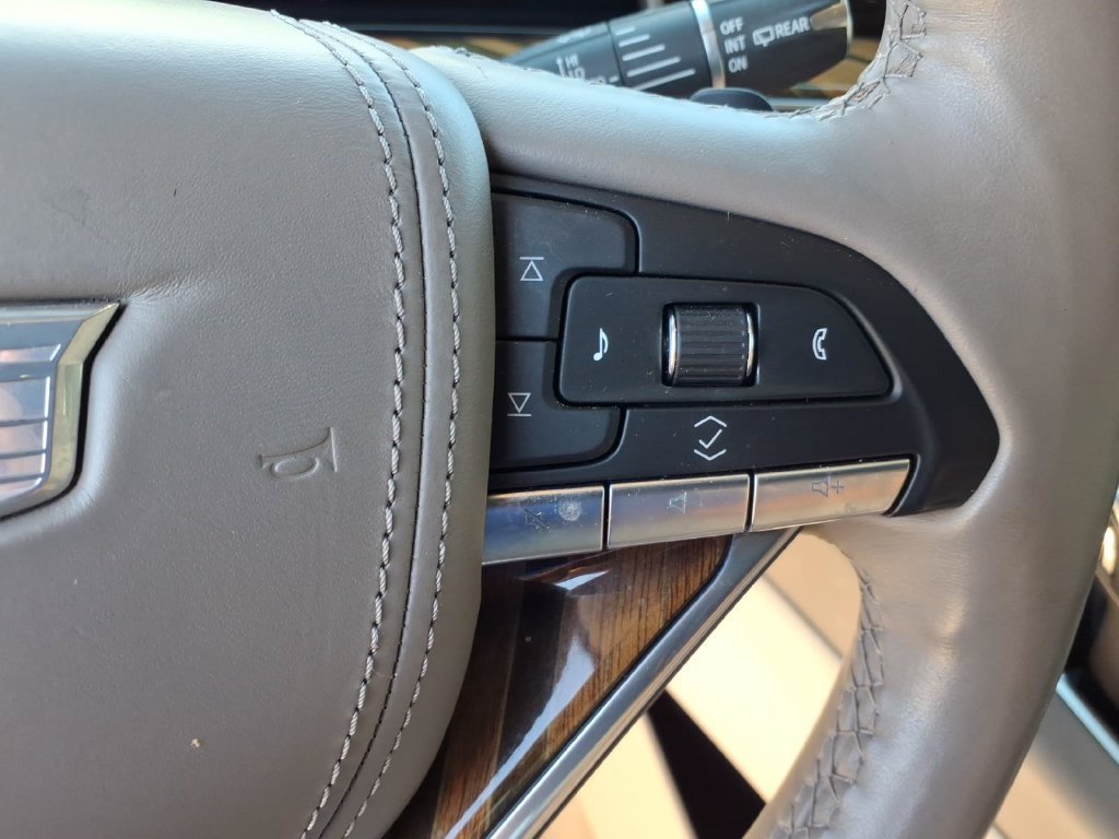 Used 2022 Cadillac Escalade Sport Platinum w/ LPO, ONYX Package AWD/4WD image 25