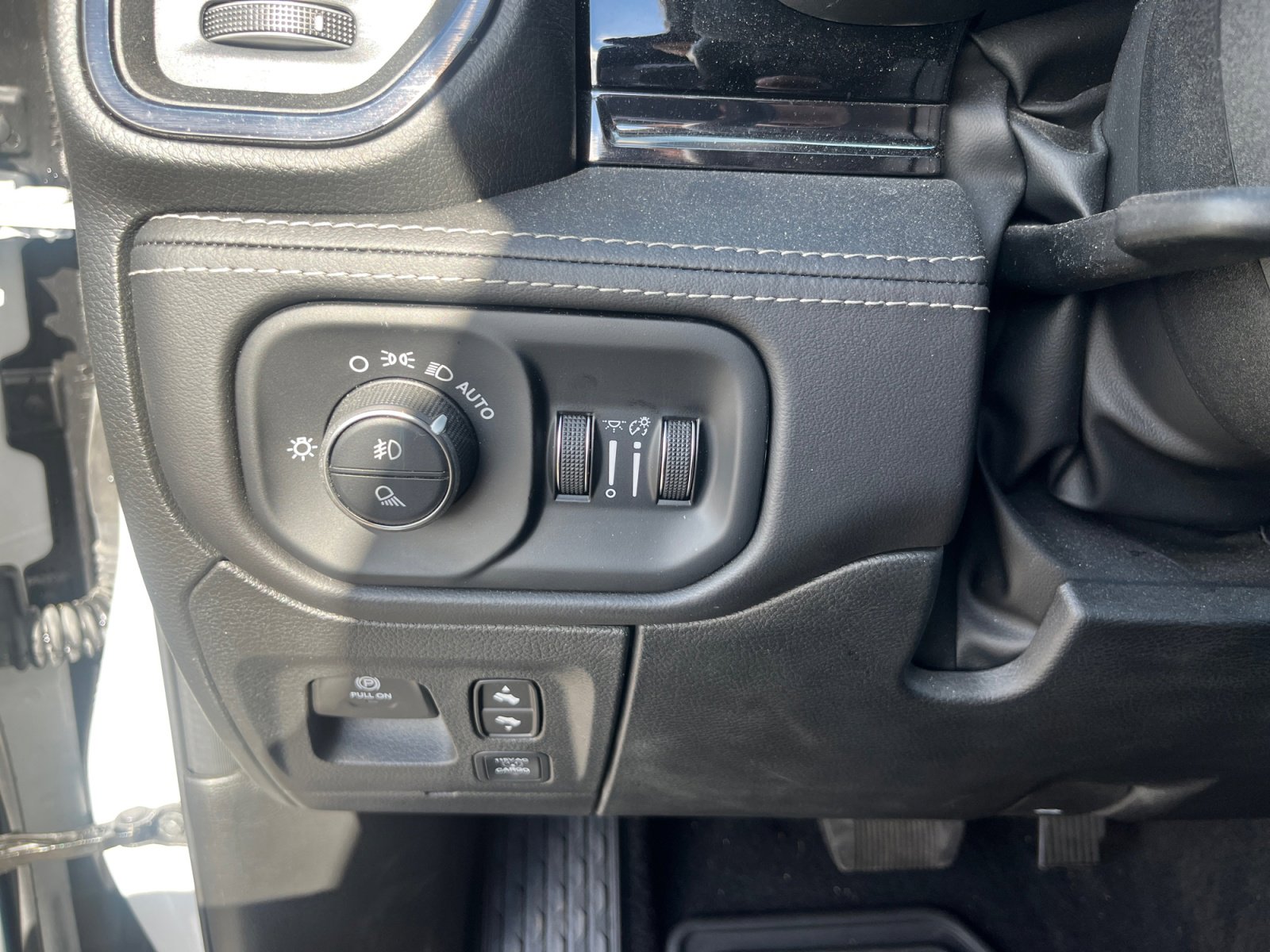 Used 2025 RAM 1500 Limited image 12