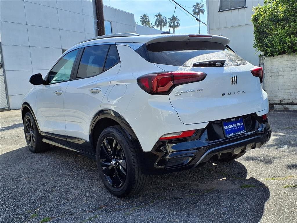 Used 2024 Buick Encore GX Sport Touring image 10