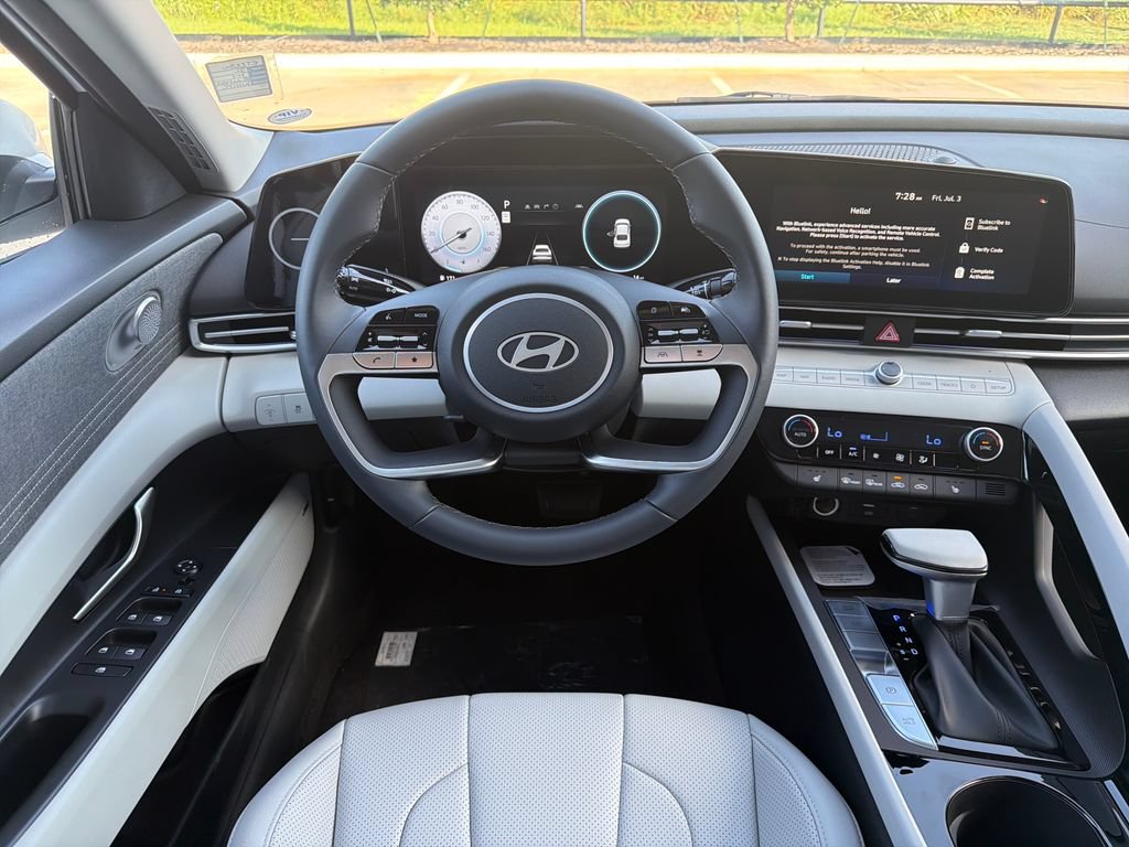 New 2026 Hyundai Elantra Limited FWD image 17