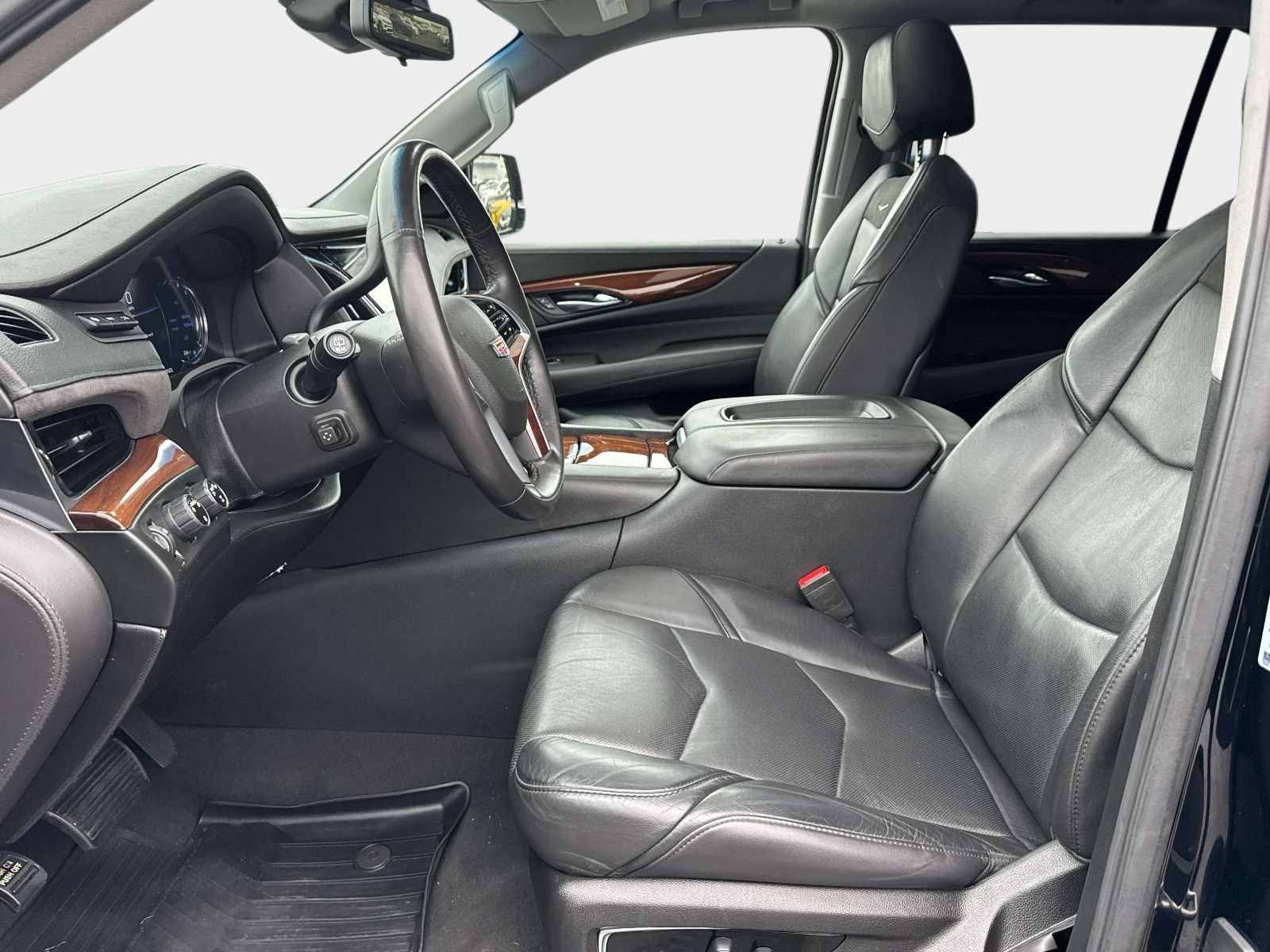 Used 2019 Cadillac Escalade Luxury AWD/4WD image 22