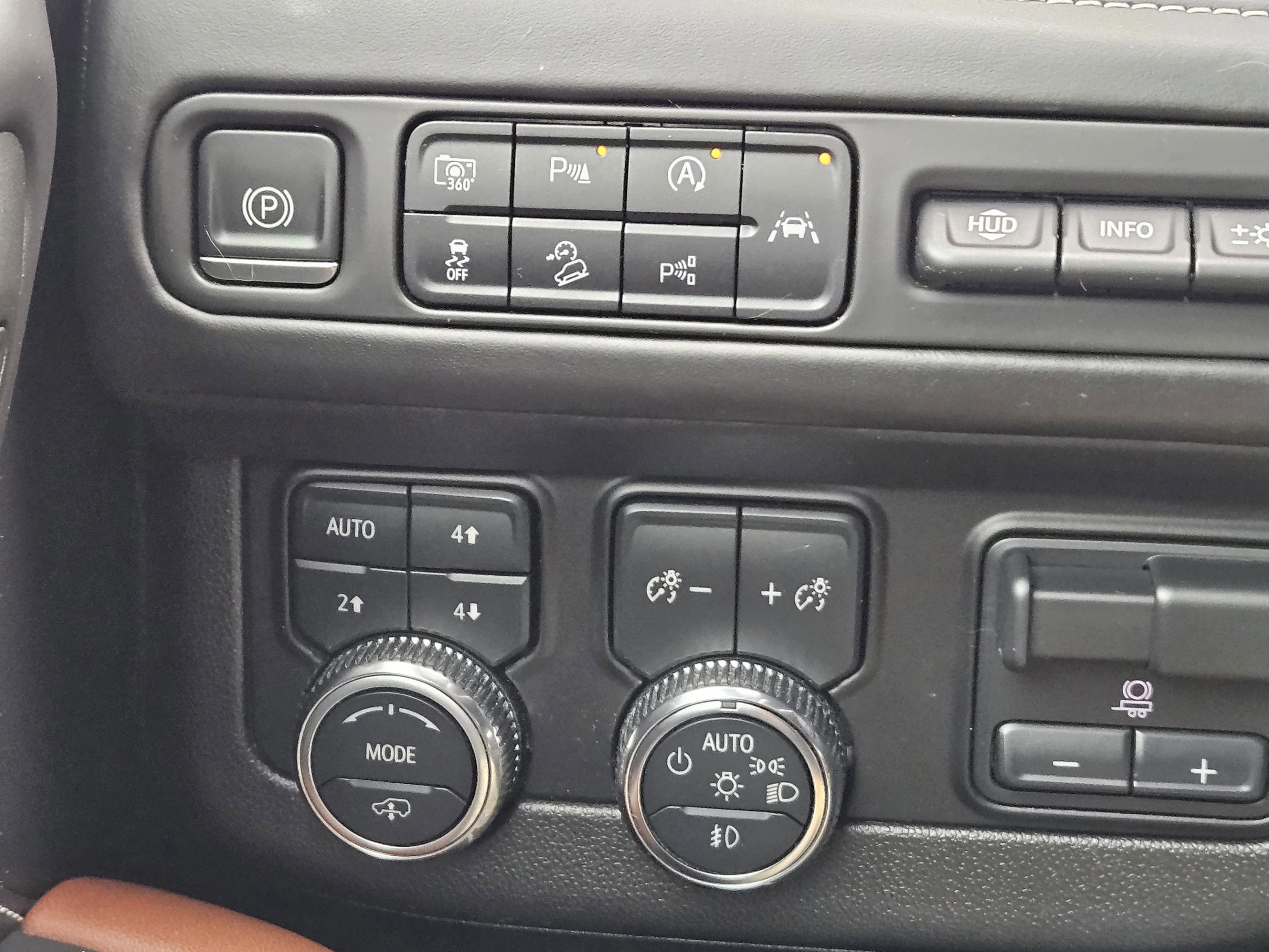 Used 2023 GMC Yukon Denali Ultimate image 25