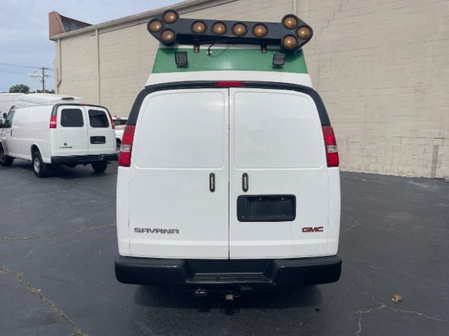 Used 2017 GMC Savana 3500 Extended RWD image 5