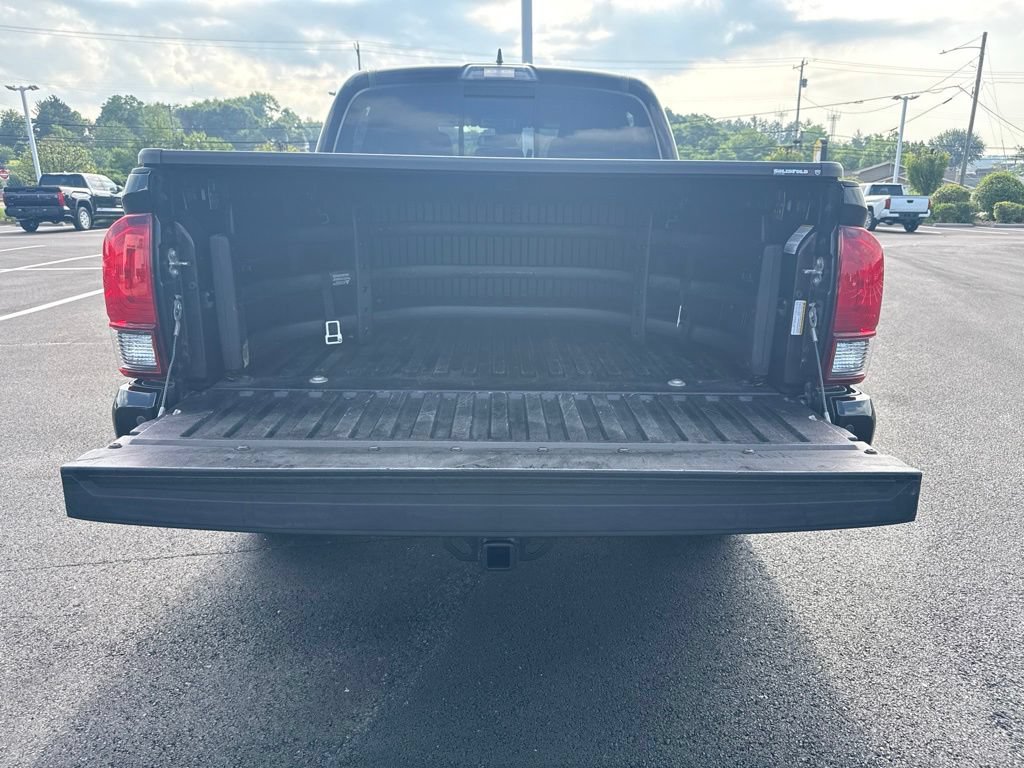 Used 2019 Toyota Tacoma TRD Off-Road w/ Technology Package AWD/4WD image 4
