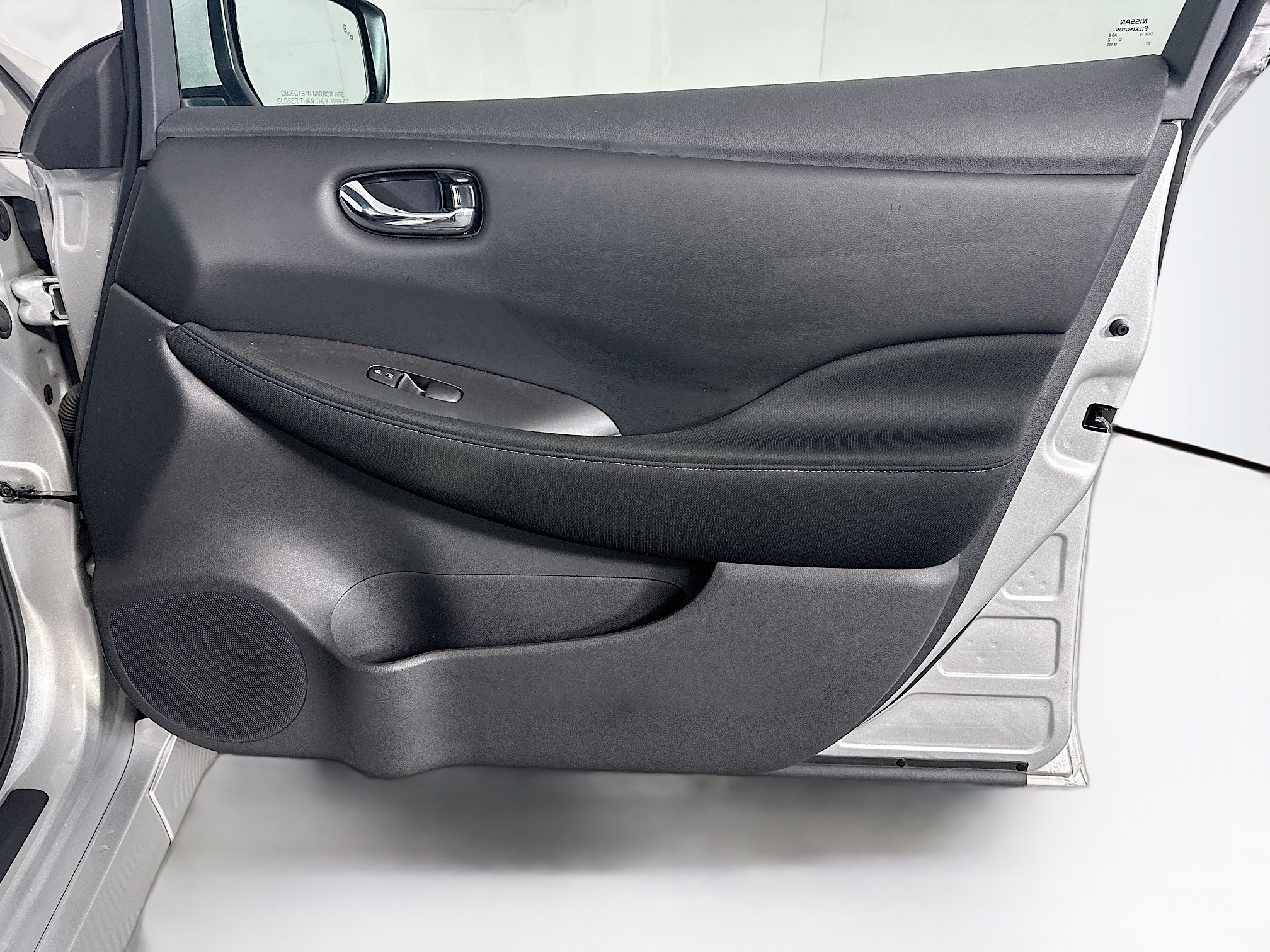 Used 2024 Nissan Leaf S FWD image 30