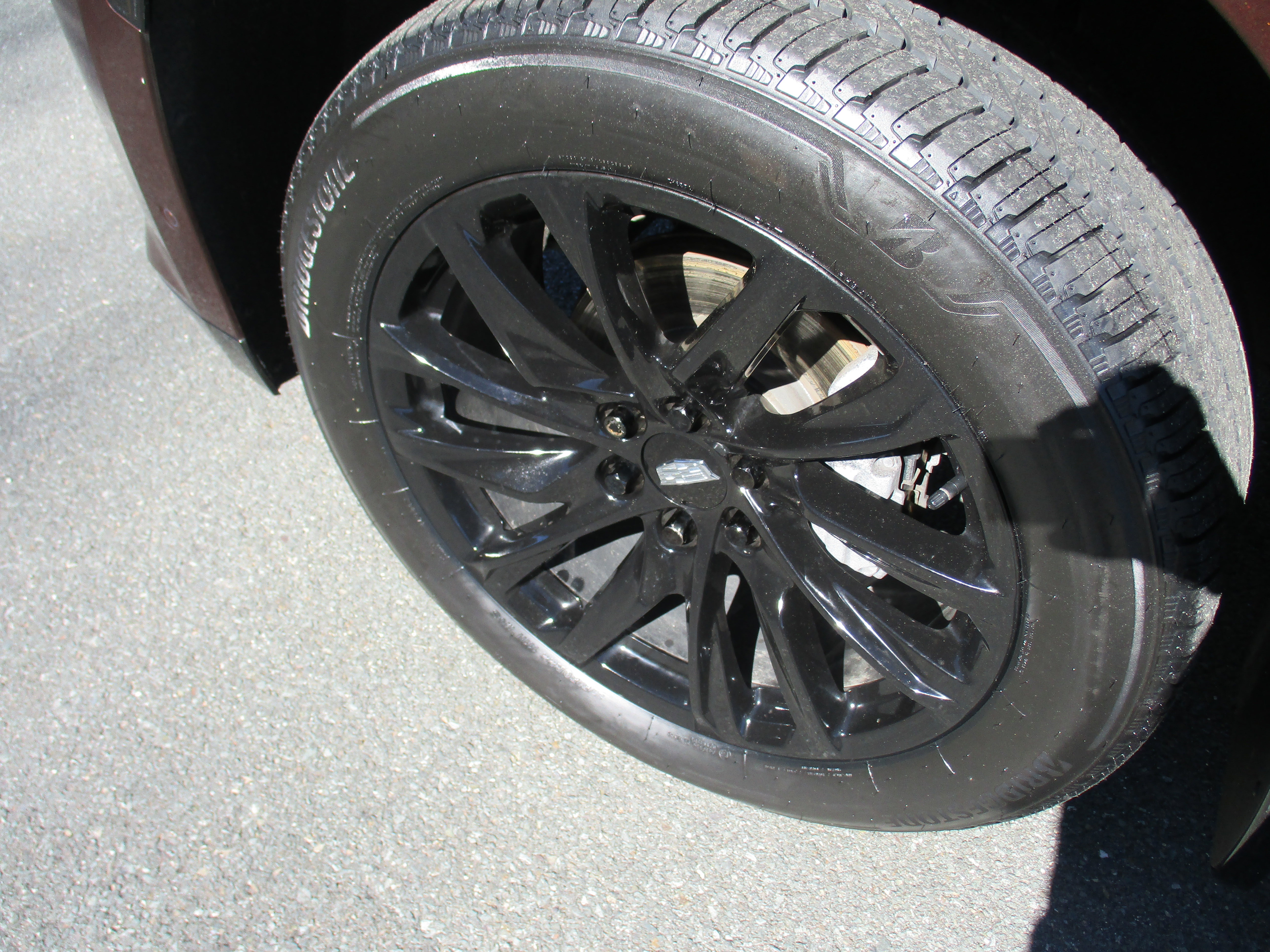 Used 2023 Cadillac Escalade Sport w/ LPO, ONYX Package AWD/4WD image 9