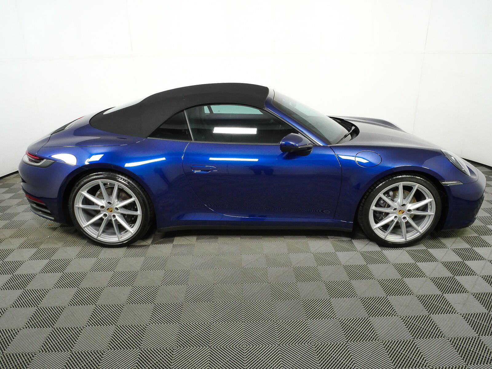 Certified 2023 Porsche 911 Carrera RWD image 23