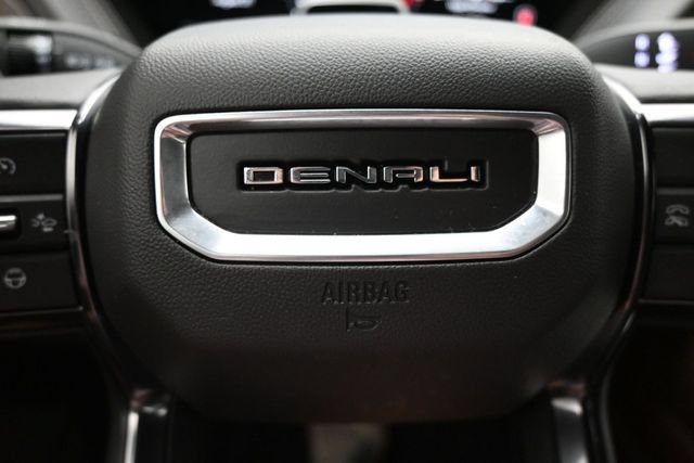 Used 2025 GMC Yukon Denali Ultimate AWD/4WD image 9